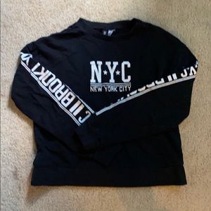 H&M black and white long sleeve t-shirt